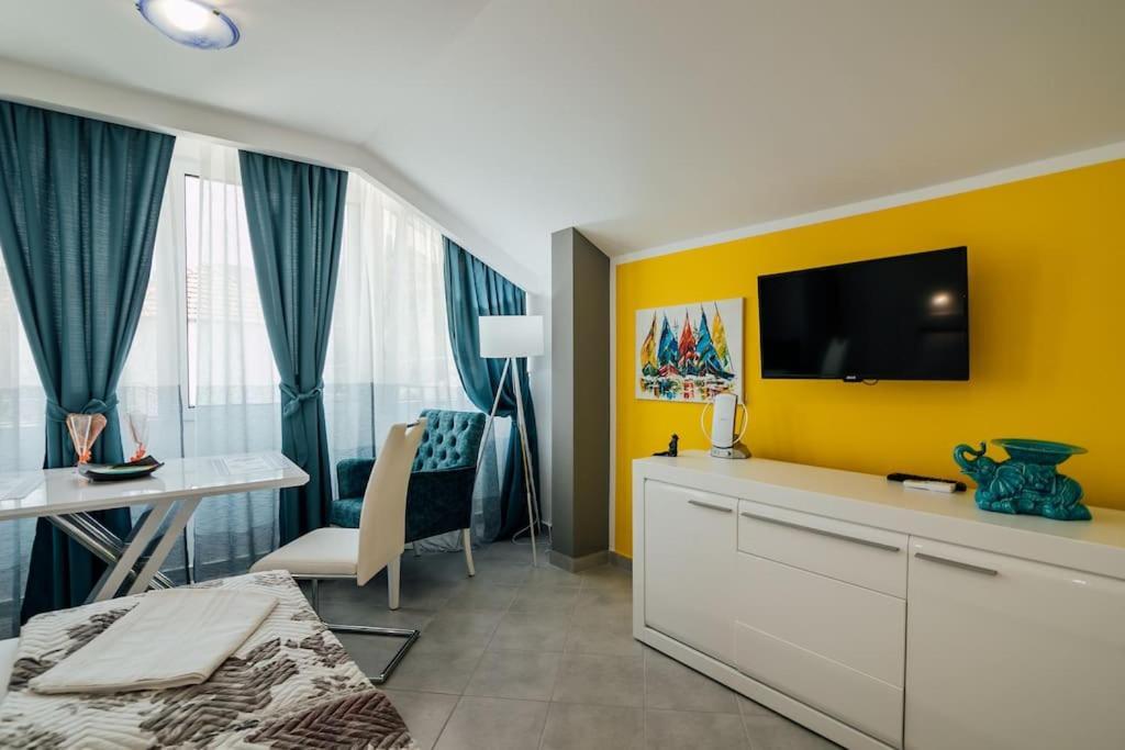 Ferienwohnung Charmy Studio Lux Herceg Novi Exterior foto