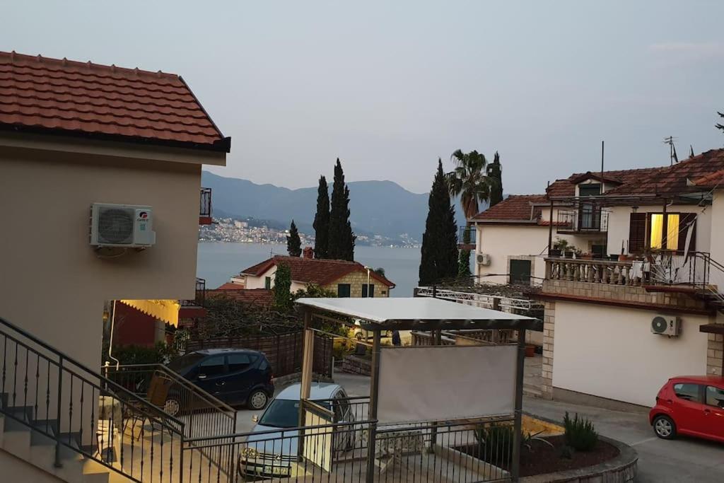 Ferienwohnung Charmy Studio Lux Herceg Novi Exterior foto